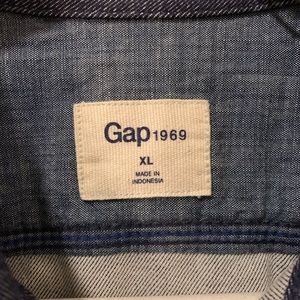 Gap blue jean button down